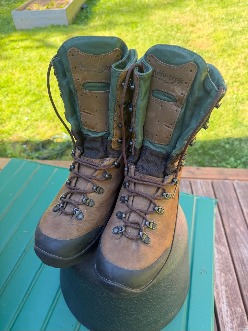 Kenetrek Men's Brown/Tan Leather Hiking Boots